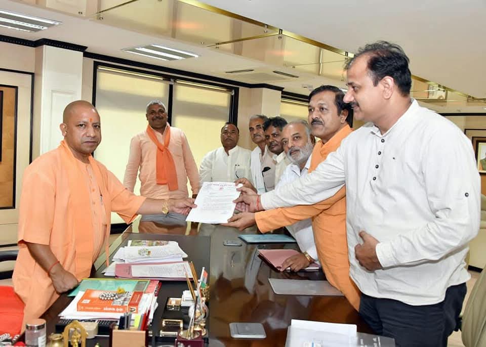 केंद्र सरकार के मंत्री के साथ प्रतिनिधिमंडल मुलाकात